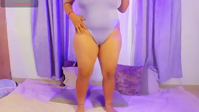 Chat XXX en directo de MiaYMolly