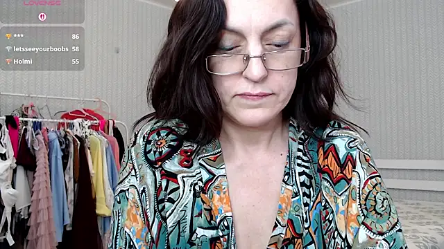 Vivian-Alluring Live XXX Chat