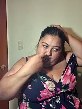 curvy_diva_: απευθείας συνομιλία ΧΧΧ