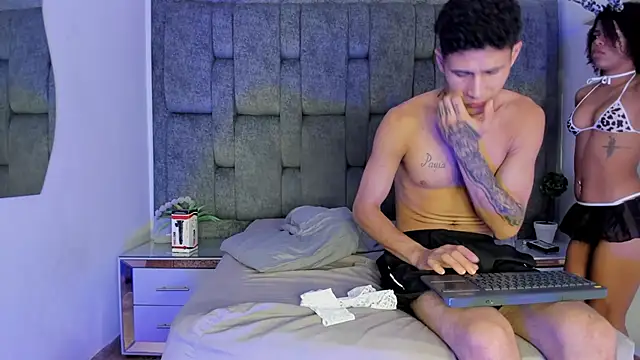 NaughtyVibes_OS' Live XXX Chat