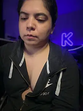 Chat +18 de kimmiakiss22 ao vivo