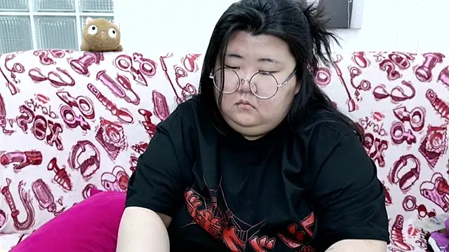 Nadine_asian Adlı Modelin Canlı XXX Sohbeti