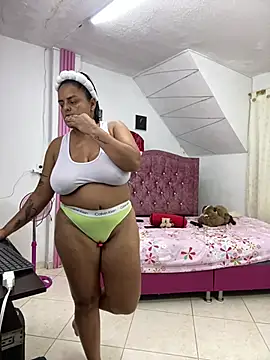 Chat +18 de Rossestoner ao vivo