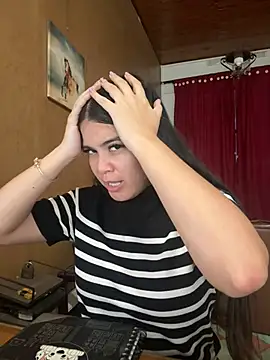 Chat +18 de CamilaSofiia ao vivo