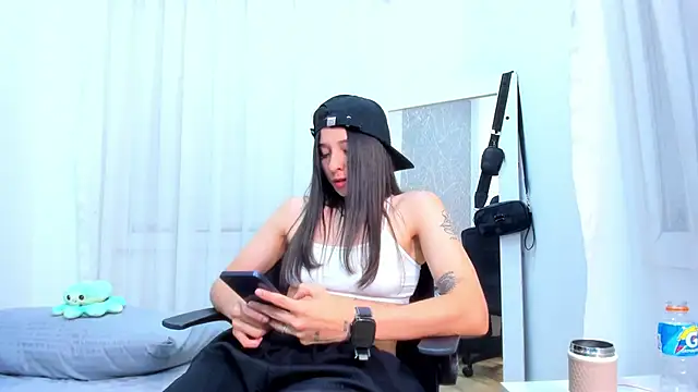 ViictoriiaSaenz: онлайн-секс-чат