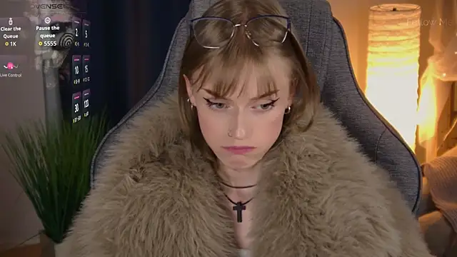 KiraMontoya live XXX chat