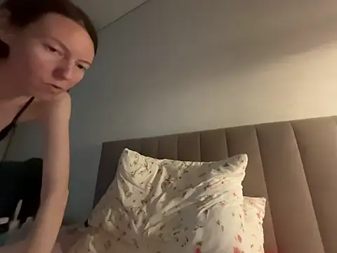 GoldenSexySky Adlı Modelin Canlı XXX Sohbeti