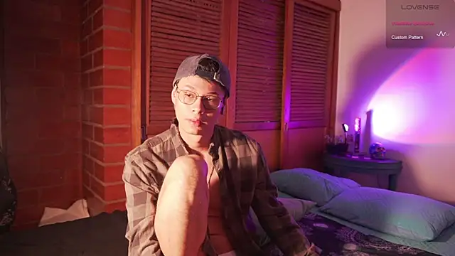 Heliero 现场XXX聊天