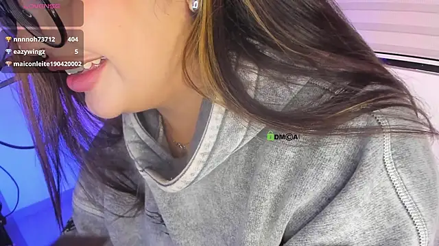 asheryn Adlı Modelin Canlı XXX Sohbeti