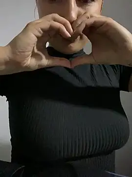 Scarlet_auraa Adlı Modelin Canlı XXX Sohbeti