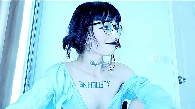 H3xD0ll Adlı Modelin Canlı XXX Sohbeti