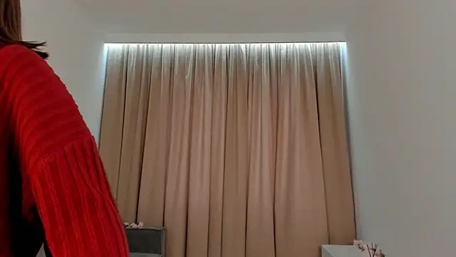 RoyceKintzel Adlı Modelin Canlı XXX Sohbeti