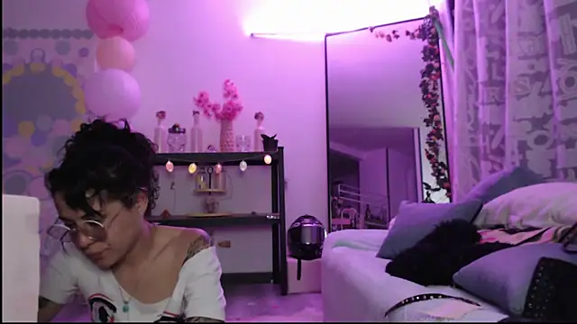 Hellen_dumont Chat XXX in diretta