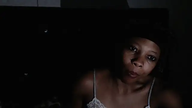 TallGoddessX_ live XXX chat