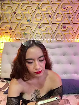 MelanyyJhonson15's Live XXX Chat