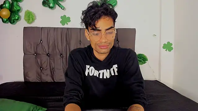 Gay_Red_Room 即時 XXX 聊天