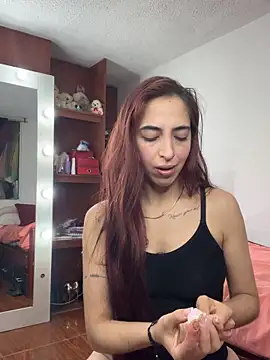 MariamGray1 Adlı Modelin Canlı XXX Sohbeti