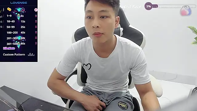 Czat XXX na żywo – Naughty___asian