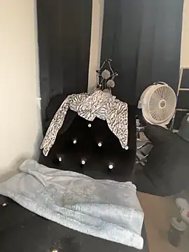 Fifty_Shades_Of_Redd: онлайн-секс-чат