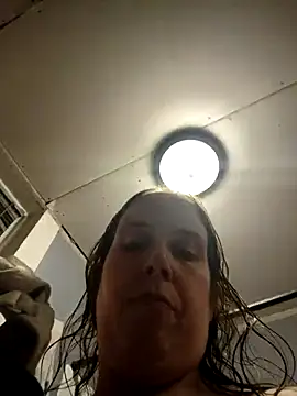 Chat +18 de 023thickandjuicy07 ao vivo