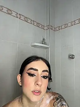 Chatroom XXX en direct de sharlot24