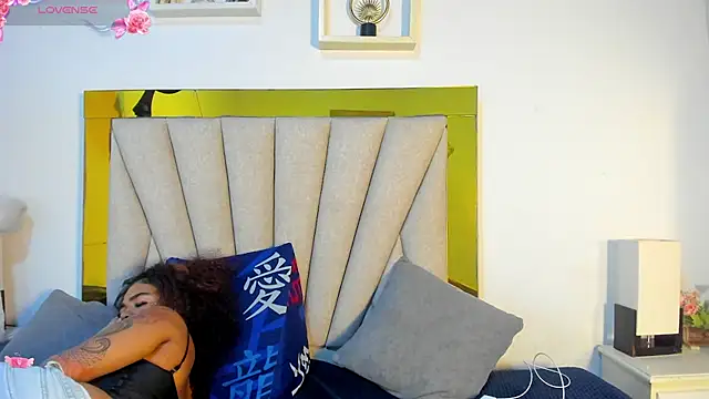 vahiolet_fuentes: απευθείας συνομιλία ΧΧΧ