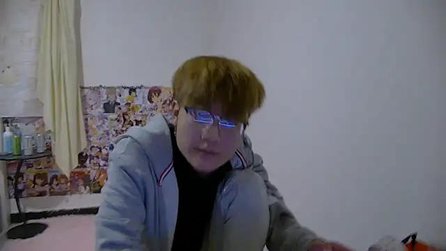 KK-cuteboy 即時 XXX 聊天