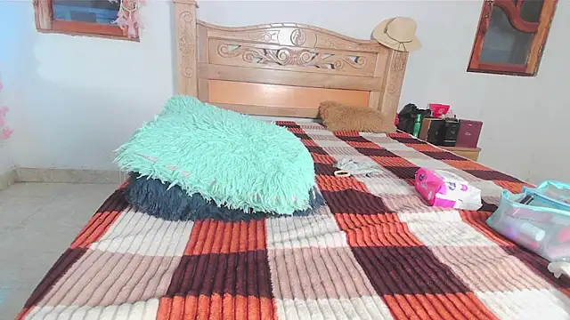 bratz_glloe Adlı Modelin Canlı XXX Sohbeti