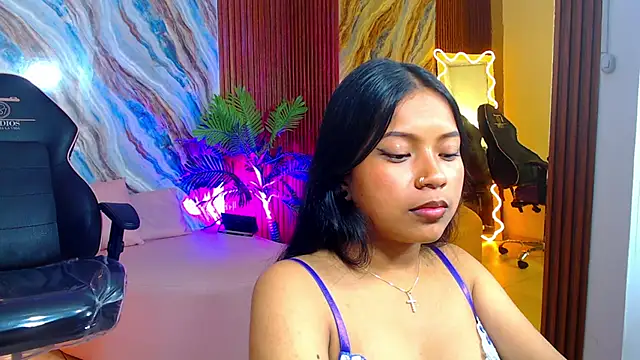 Maile_Tay লাইভ XXX চ্যাট