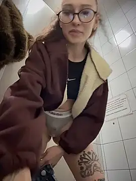 Chat +18 de ElizaFi ao vivo