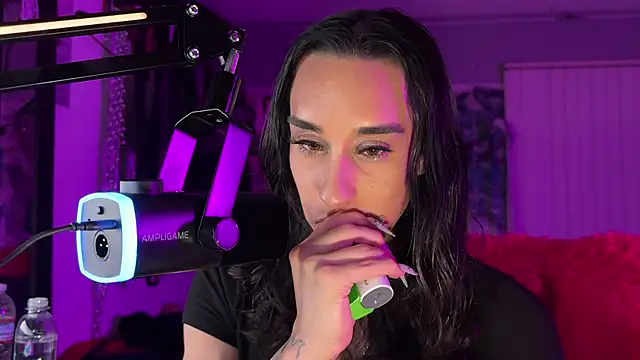 xoFrankie: διαδικτυακό σόου στην κάμερα