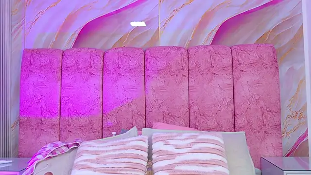 Chat +18 de emmacurvy ao vivo