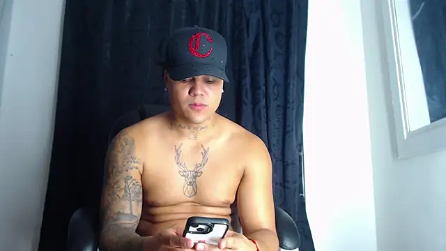 Pedro_x777's Webcam Show