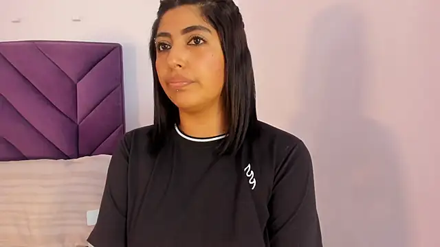 Kaylachannell élő XXX-chatje