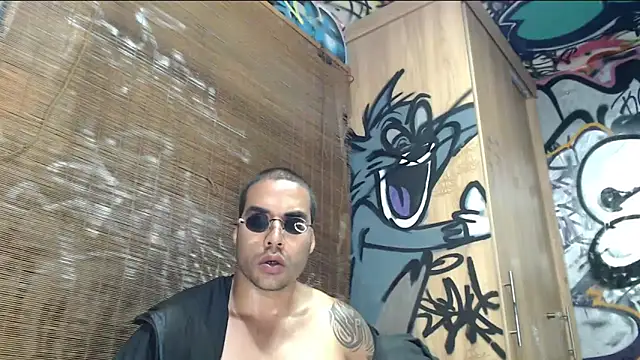 Justin_FrankのライブXXXチャット