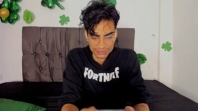 Gay_Red_RoomのライブXXXチャット