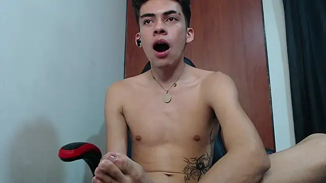 Hiso_kai Pertunjukan Webcam