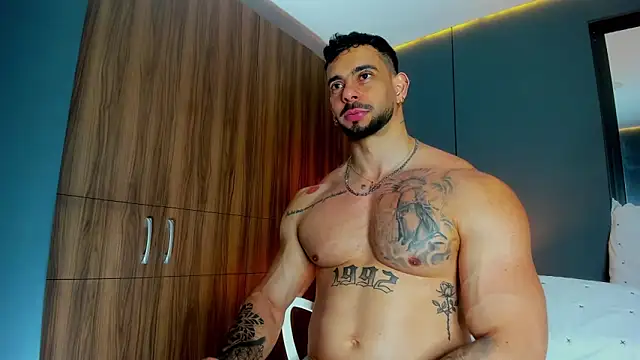 massimo_visconti's Live XXX Chat