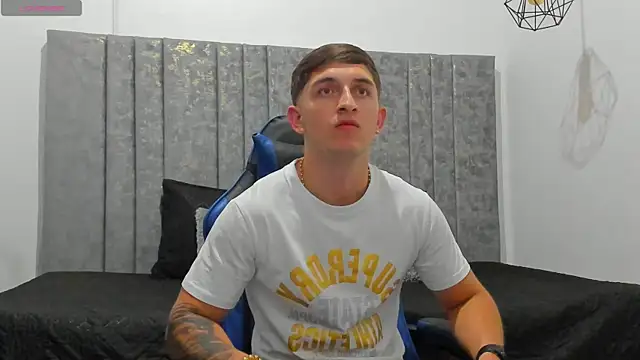 Calvin_Hunter live XXX chat