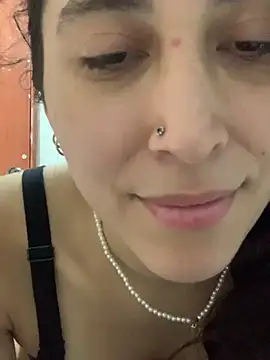 LatinDoll8 Adlı Modelin Canlı XXX Sohbeti