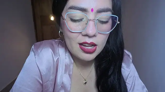 VelourNyx Adlı Modelin Canlı XXX Sohbeti