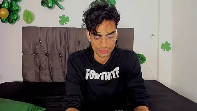 Gay_Red_Room Adlı Modelin Canlı XXX Sohbeti