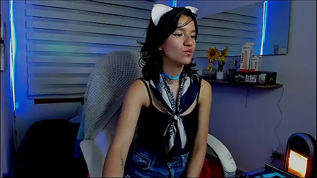 Clawdeen_Hot Adlı Modelin Canlı XXX Sohbeti