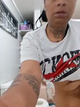 nastybitch24_7 Adlı Modelin Canlı XXX Sohbeti