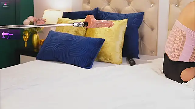 caroline_adams_ Live XXX-Chat