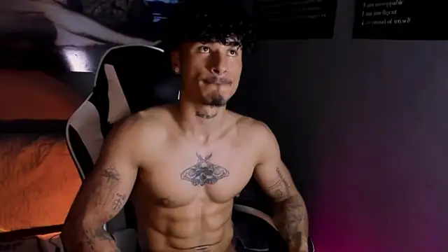 Živý XXX chat Thomas_Fit1