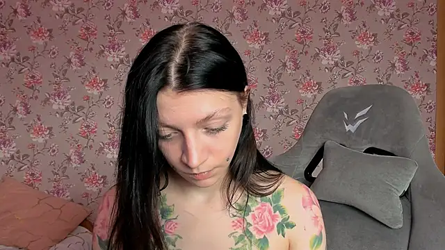 LolaRozzie Adlı Modelin Canlı XXX Sohbeti