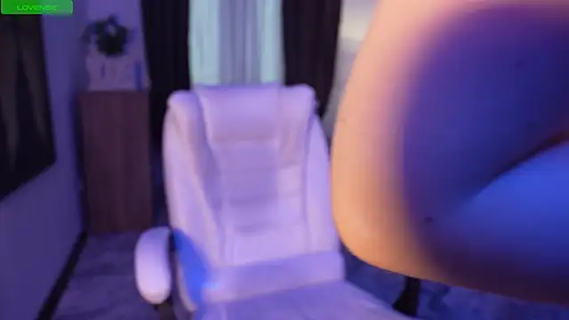 KristalCrowner's Live XXX Chat