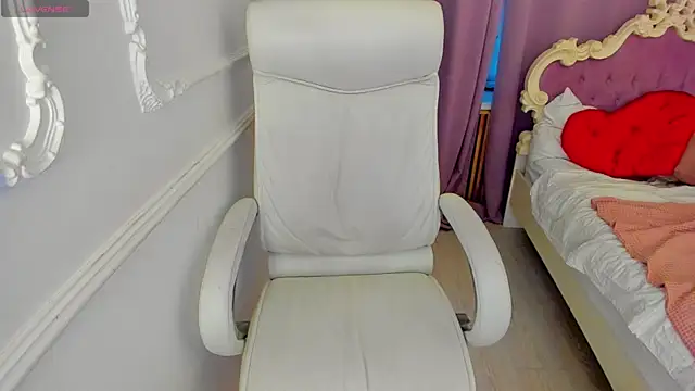 Lily_Marlin Adlı Modelin Canlı XXX Sohbeti