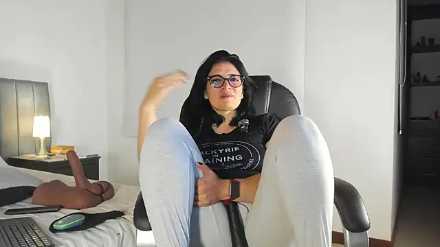 adriana71's Live XXX Chat